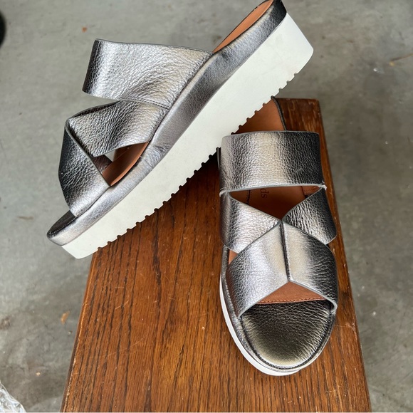 NEW L’amour Des Pieds Allyssa Leather Platform Sandals Platinum silver NWOB 8 - Picture 1 of 5